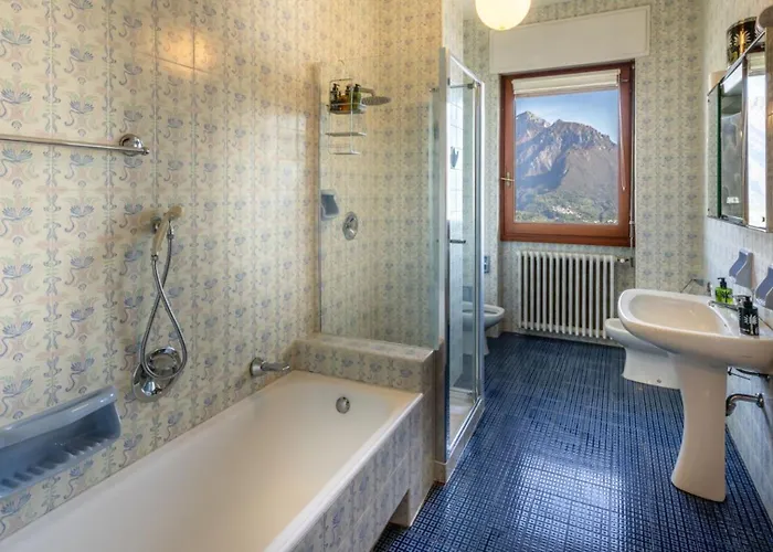Spectacular Mid-century With Astonishing Views Of Willa