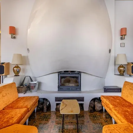 Вилла Spectacular Mid-century With Astonishing Views Of Чивенна