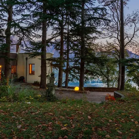 Villa Spectacular Mid-century With Astonishing Views Of