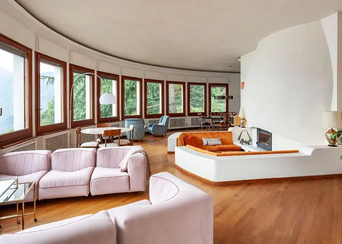 Spectacular Mid-century With Astonishing Views Of Чивенна