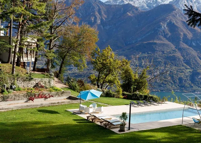 Вилла Spectacular Mid-century With Astonishing Views Of