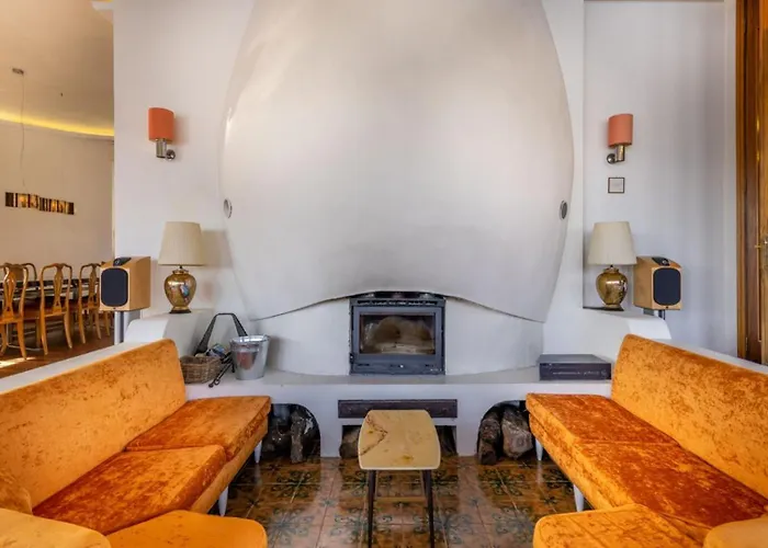 Вилла Spectacular Mid-century With Astonishing Views Of Чивенна