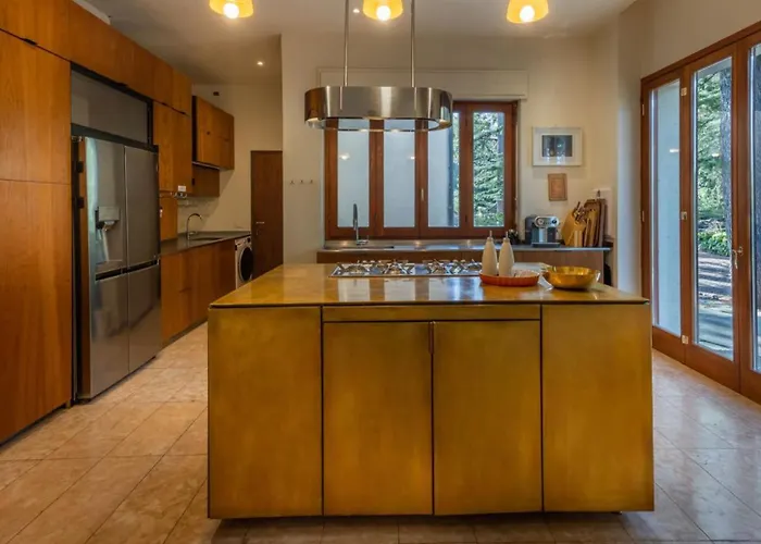 Spectacular Mid-century With Astonishing Views Of Villa