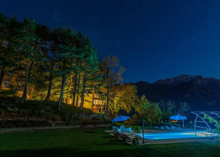 Villa Spectacular Mid-century With Astonishing Views Of