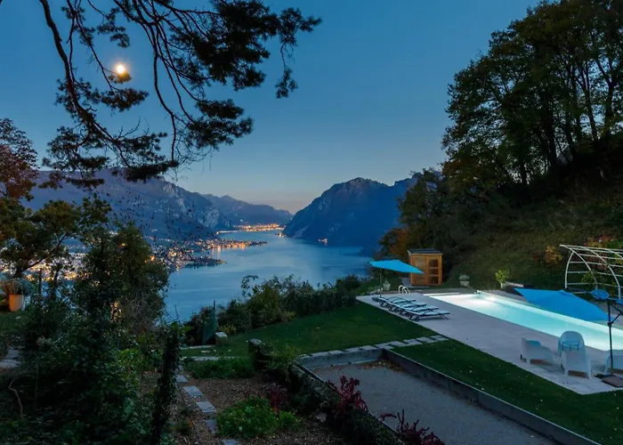 Spectacular Mid-century With Astonishing Views Of Чивенна