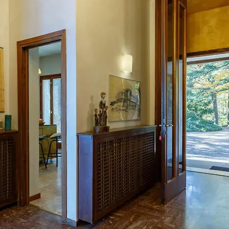 Villa Spectacular Mid-century With Astonishing Views Of