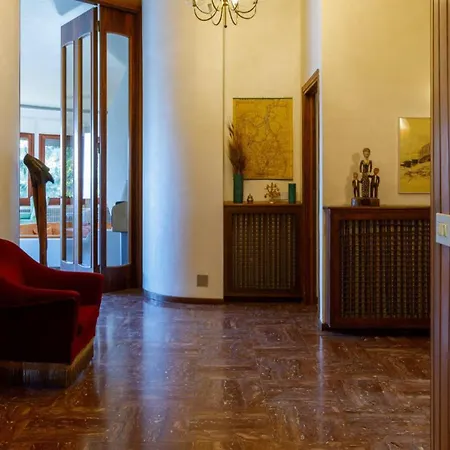 Villa Spectacular Mid-century With Astonishing Views Of